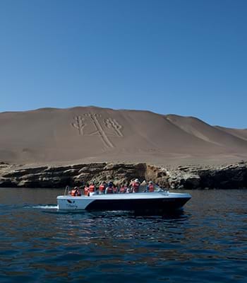 Observar o Candelabro nas Linhas de Nasca